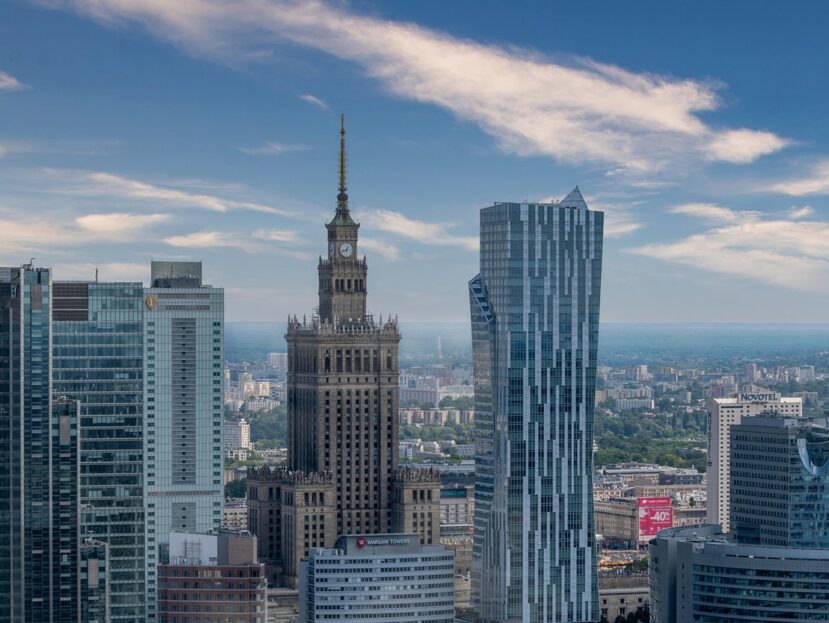 Hotel Warszawa jako przestrzeń komfortu i funkcjonalności